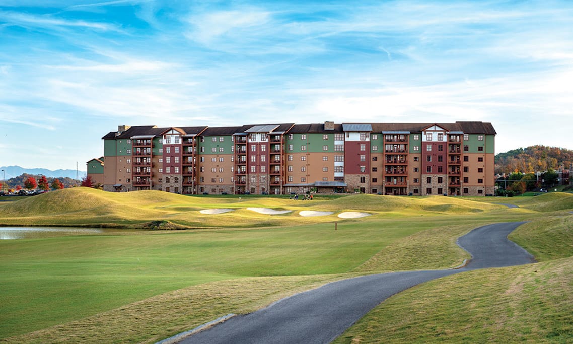 Wyndham Great Smokies Lodge Sevierville, TN 2 Bedroom Deluxe Pool View checking in 1/04/2026 for (5 Nights) - Image 2