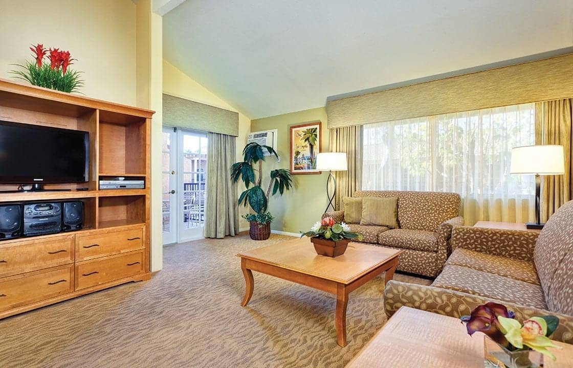 Dolphins-Cove-3-bdrm-lv-rm